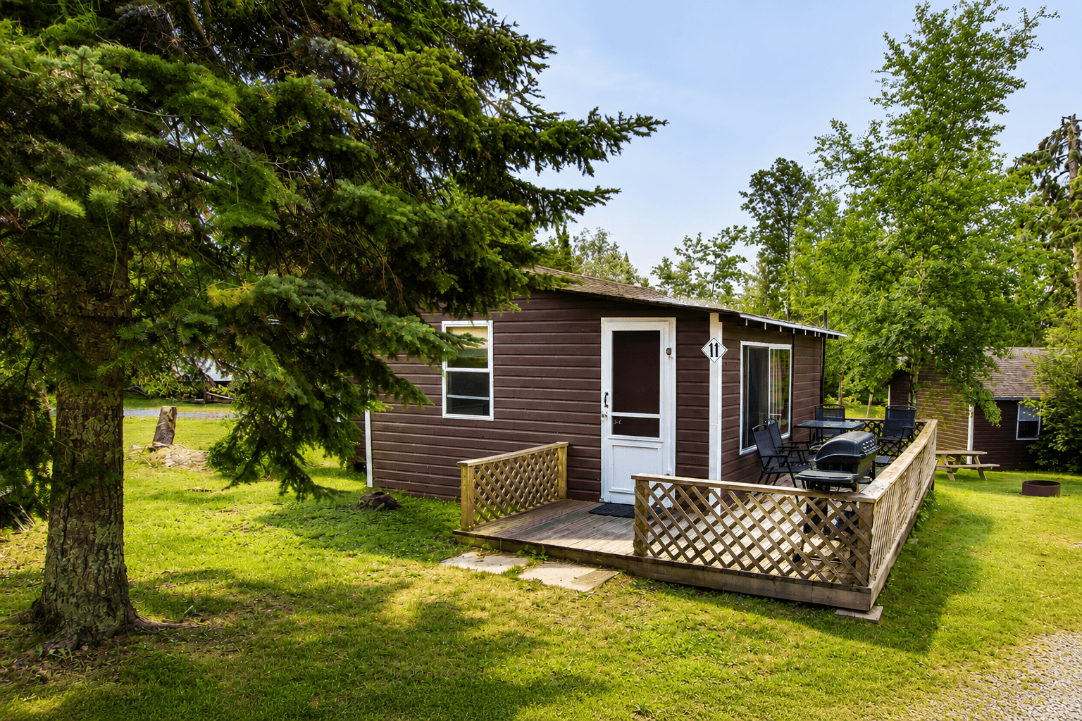 Families enjoying lake life at Redden's Camp and Store on Longbow Lake